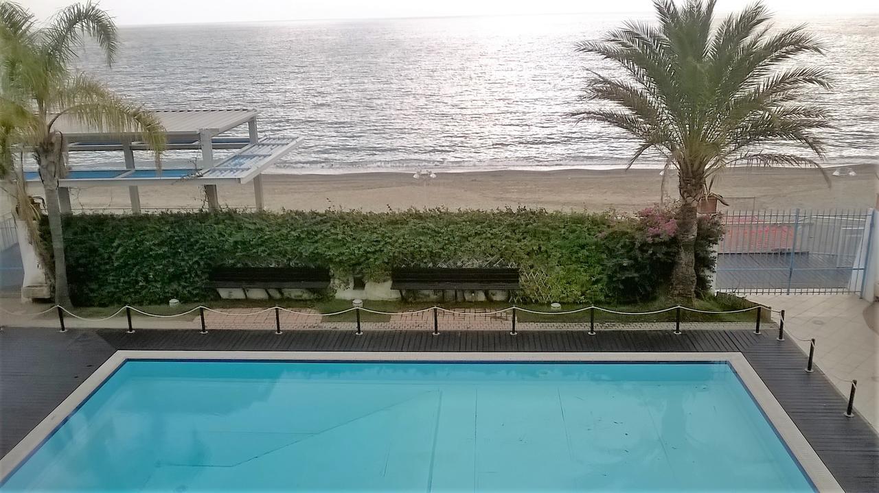 Hotel Miramare Савона Екстериор снимка